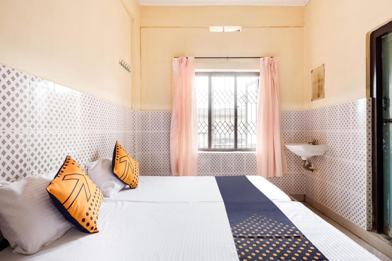 Spot On 60665 Royal Tourist Home Valāncheri Екстериор снимка