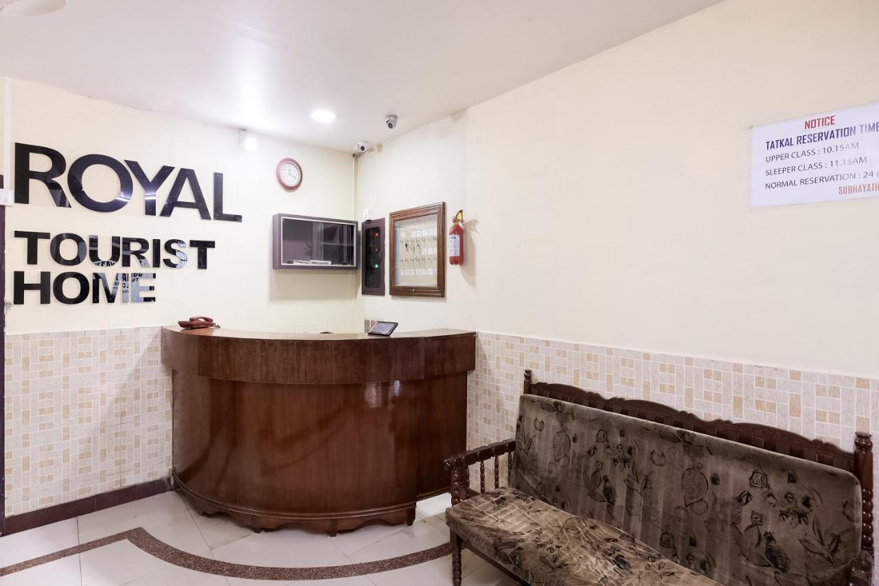 Spot On 60665 Royal Tourist Home Valāncheri Екстериор снимка